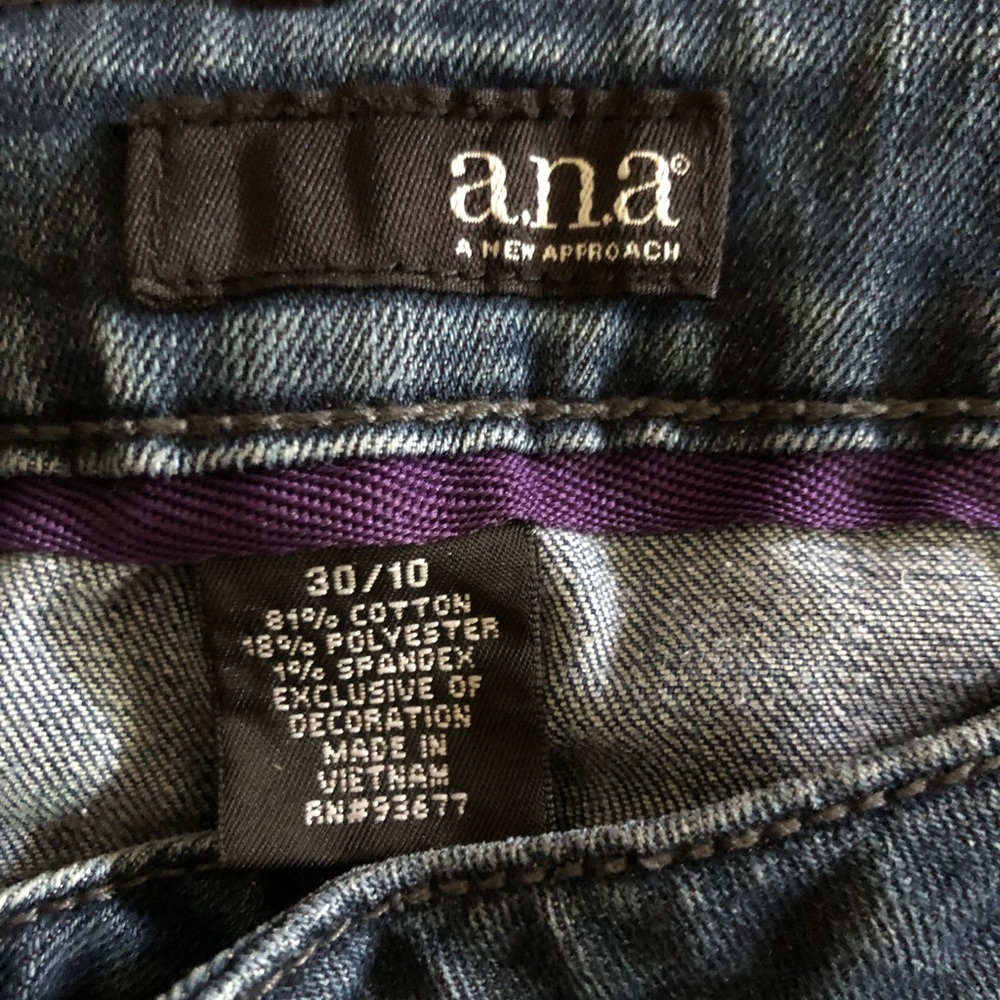 Jeans - Picture 2 of 3
